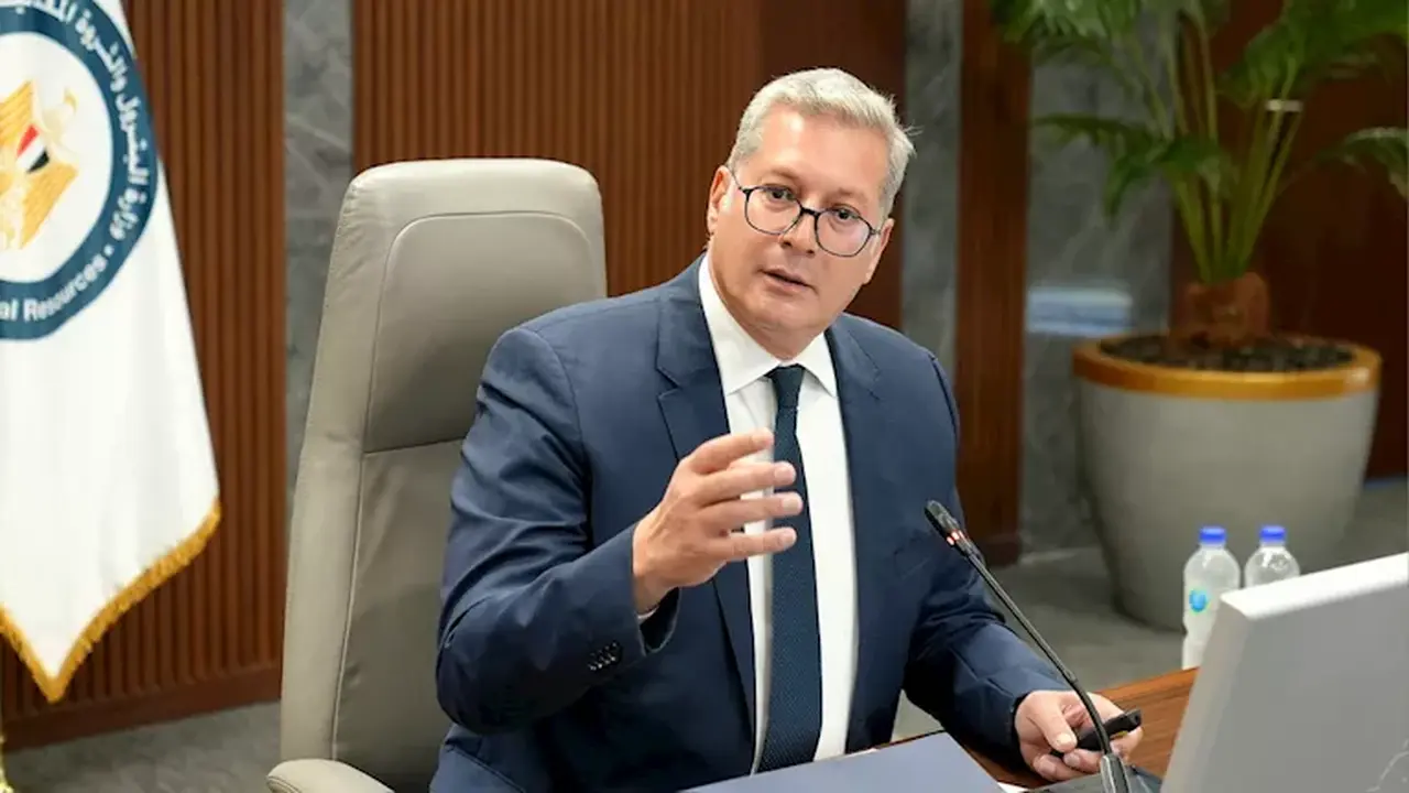 وزير البترول يبحث مع شركة توتال إنرجيز خطط توسيع عمليات استكشاف الغاز بمصر